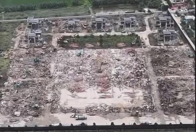 一夜间被推平！清拆现场画面曝光！开元棋牌潮汕违建豪宅“英之园”(图1)